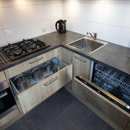In Meeussen With Private Garden, Cleaning Included Holiday home Plasmolen