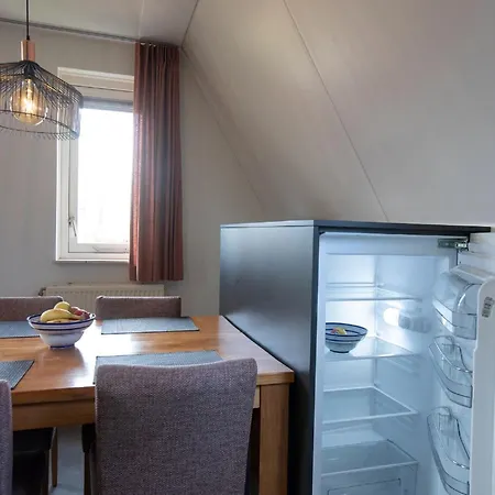 Semesterbostad With Garden Near Mookerplas, Cleaning Included Plasmolen