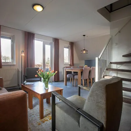 With Garden Near Mookerplas, Cleaning Included Semesterbostad *